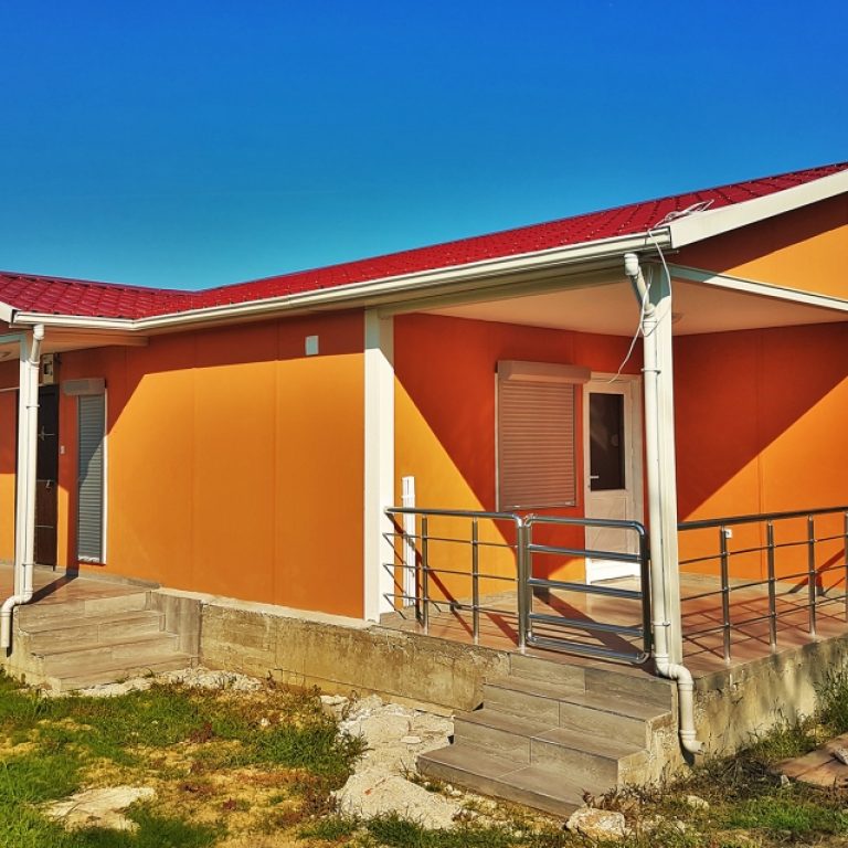 https://www.pramoprefabrik.com/projects/80m2-geyve-prefabrik-konut/